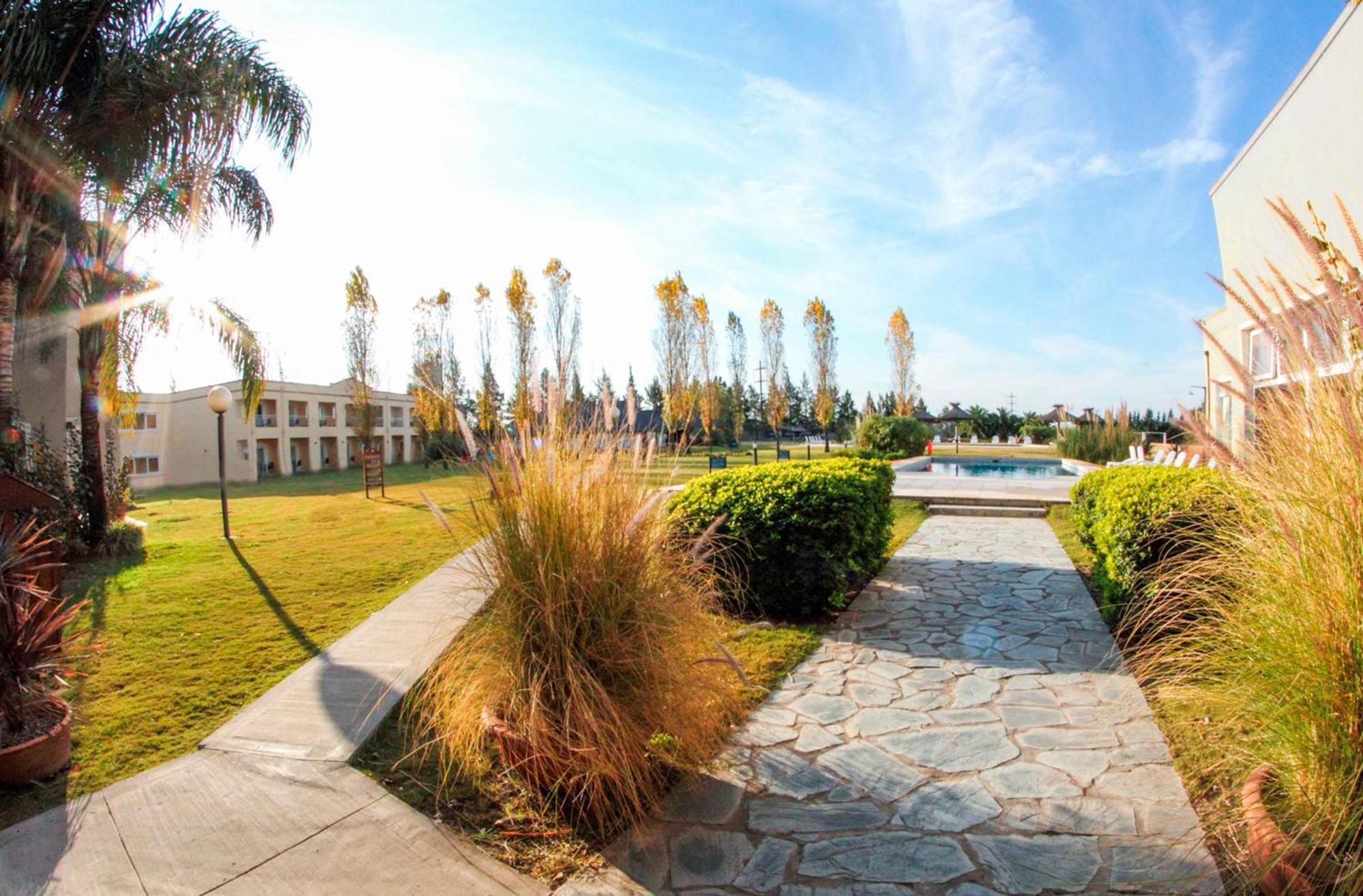 Wyndham Garden Campana Hotel Exterior foto