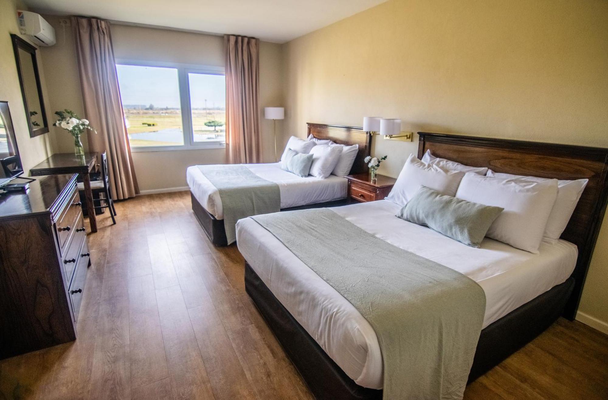 Wyndham Garden Campana Hotel Exterior foto