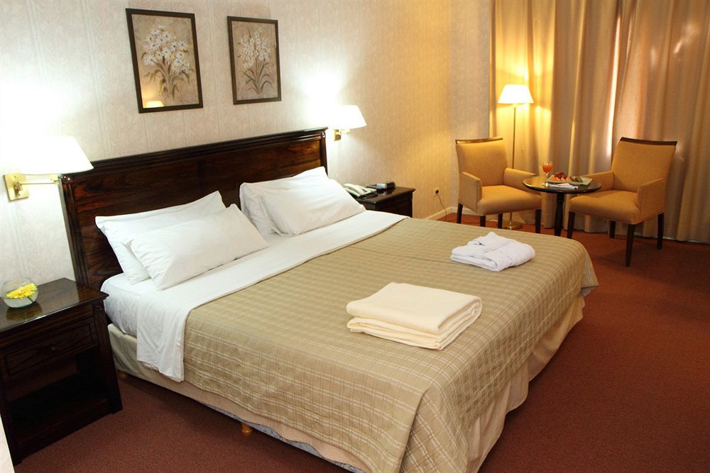 Wyndham Garden Campana Hotel Exterior foto