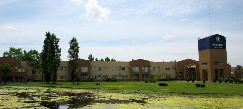 Wyndham Garden Campana Hotel Exterior foto