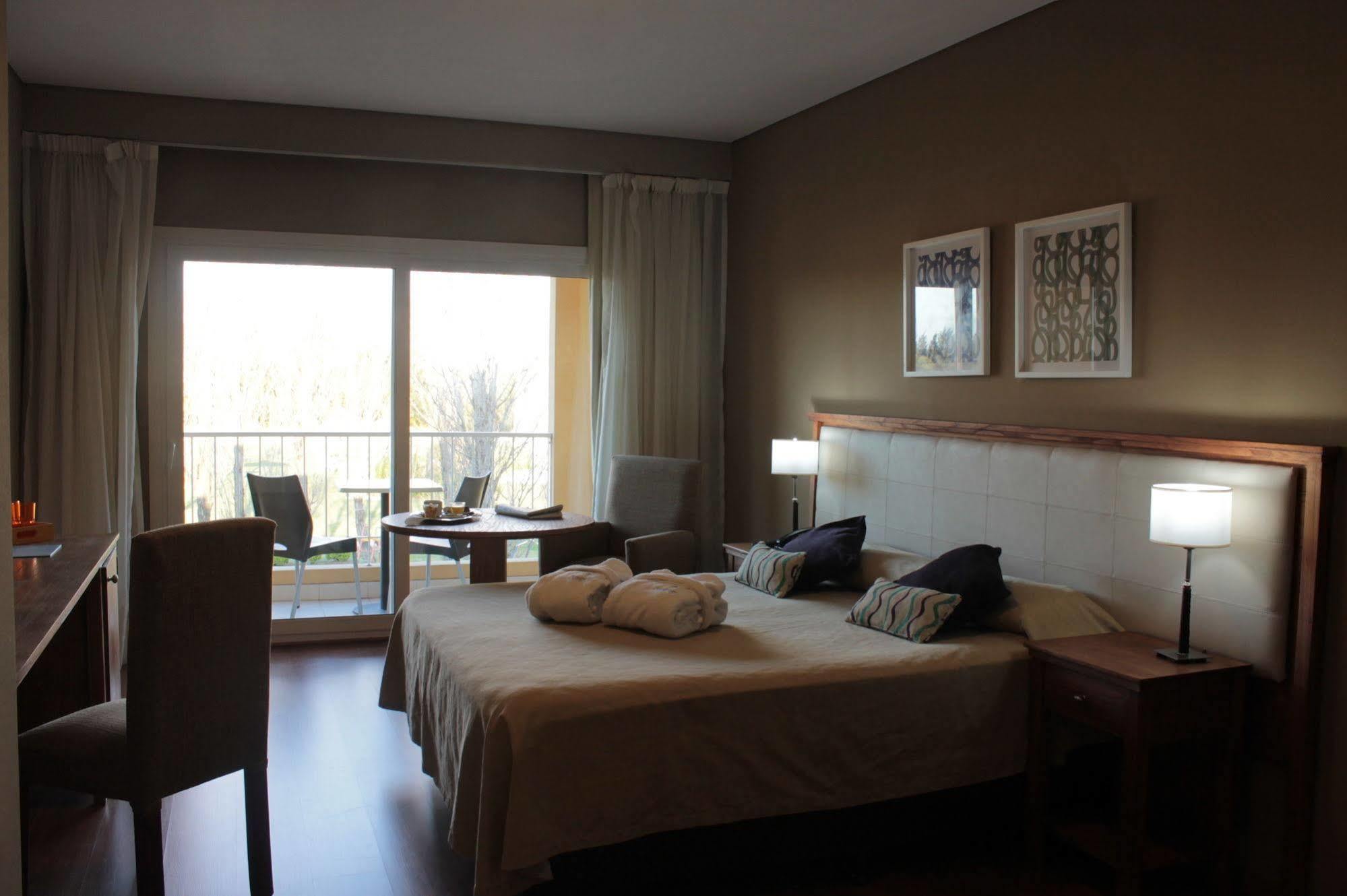 Wyndham Garden Campana Hotel Exterior foto